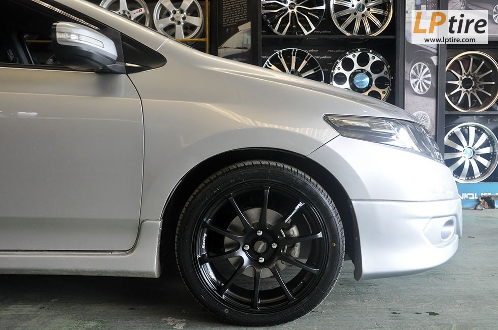 Honda City + ล้อแม็ก SSW RS MR-1 (S187) 17นิ้ว สีดำด้าน + ยาง DURUN B717 205/45-17