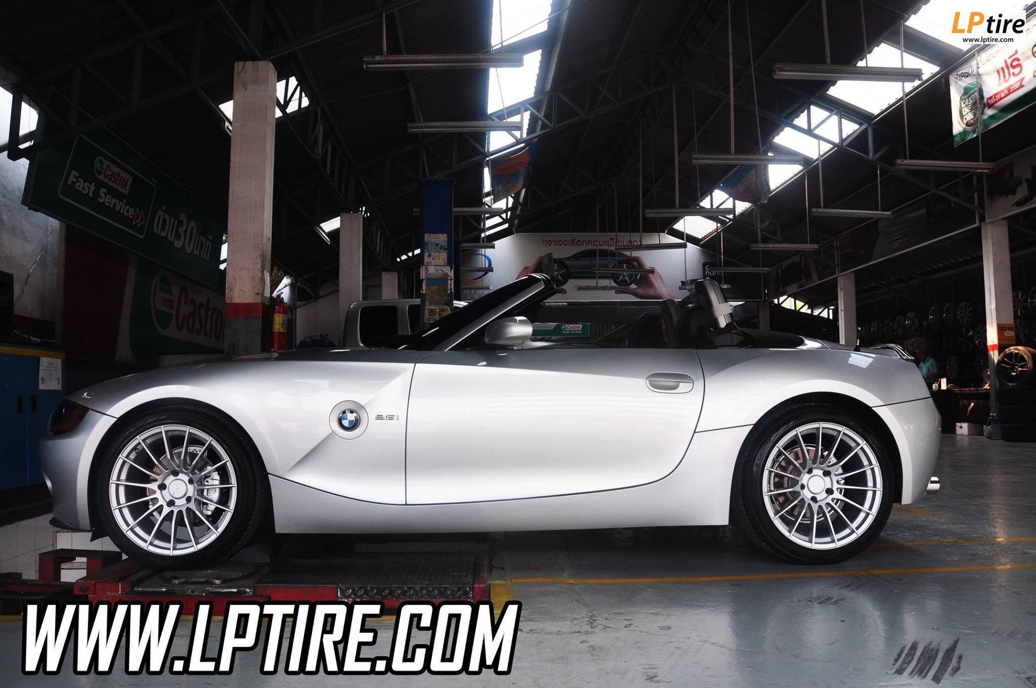  BMW Z4 E85 มาเปลี่ยนแม็ก ล้อใหม่ฮิต RS05RR ขอบ 18 F8.5 R9.5 สวยงามมากๆครับ