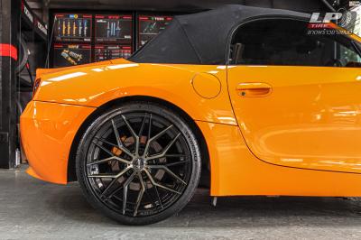 รถ - BMW Z4 I (E85) ล้อแม็ก - 305FORGED FT-107 ดำเงากลึงหน้าเคลือบแลคชา สเปค - 19x8.5 ET32 5x120 ล้อแม็ก - 305FORGED FT-107 ดำเงากลึงหน้าเคลือบแลคชา สเปค - 19x9.5 ET35 5x120 รัดยาง - MICHELIN Pilot Sport 4 เบอร์ - 235/35-19 รัดยาง - MICHELIN Pilot Sport 4
เบอร์ - 265/30-19