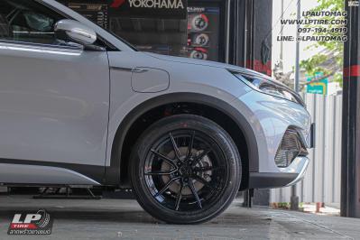 รถ - BYD ATTO 3 ล้อแม็ก - VAGE VF08 ดำเงา สเปค - 18x8.5 ET35 5x112-5x114.3 ยาง - YOKOHAMA V552 เบอร์ - 235/50-18