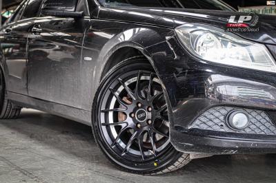 รถ - BENZ C180 ล้อแม็ก - BREYTON GTS-AV ดำด้านอันเดอร์คัตเงิน สเปค - 17x8 ET45 5x112
รัดยาง - ALLIANCE AL30 030Exเบอร์ - 225/45-17