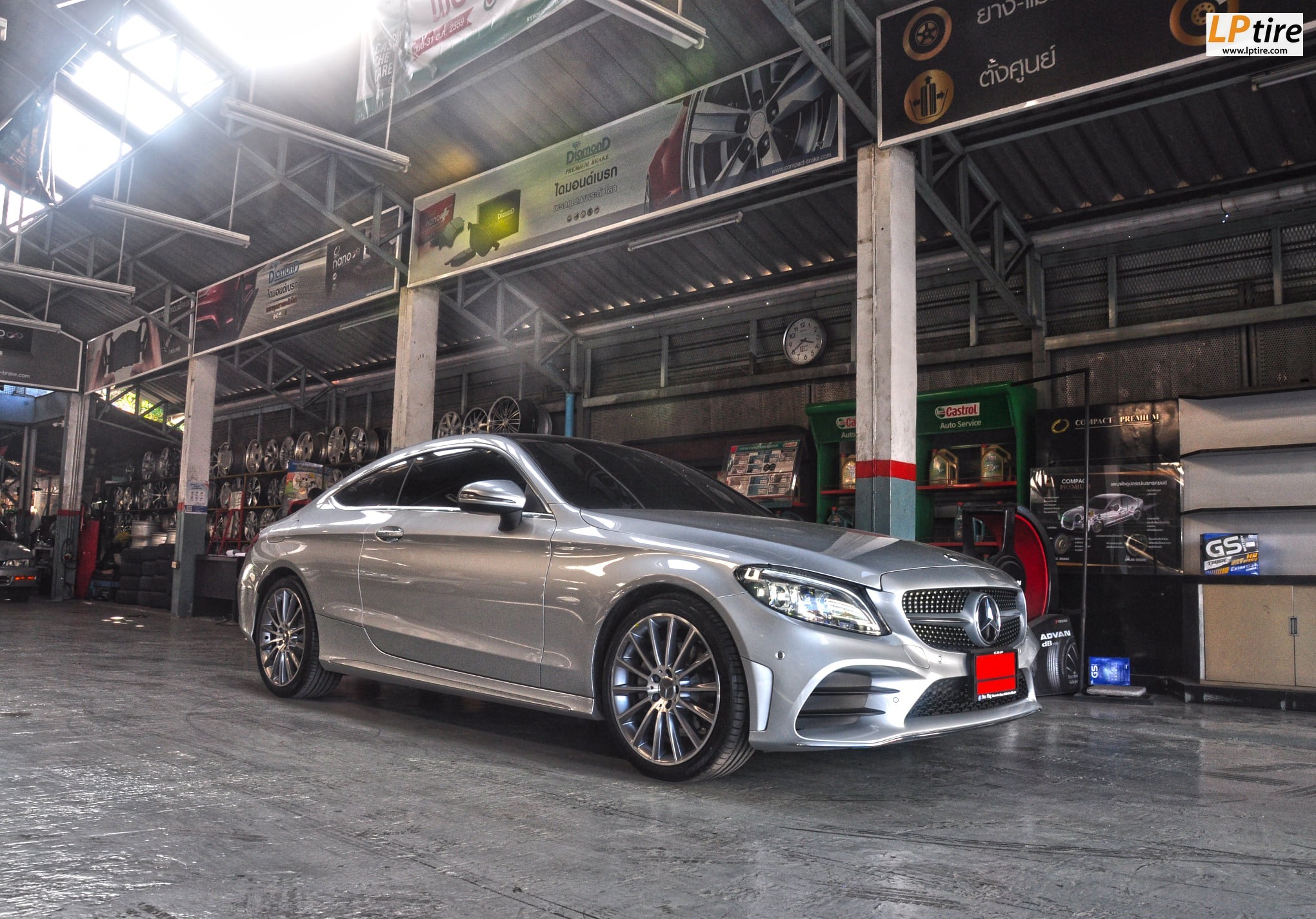 BENZ C-Class C205 Coupe C200 มาเปลี่ยนแม็ก BENZ AMG Edition-6 แท้ 19 นิ้ว สวยงามมากๆครับ