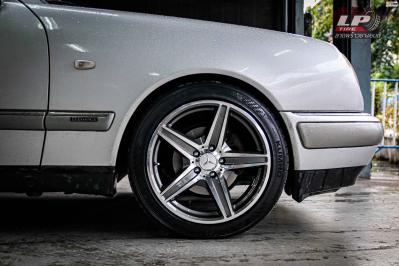 รถ - BENZ E240 ล้อแม็ก - AMG STYLE 6 เทากลึงหน้าเงา สเปค - 18x8.5 ET35 5x112 รัดยาง - KUMHO ECSTA PS71 เบอร์ - 225/45-18
 