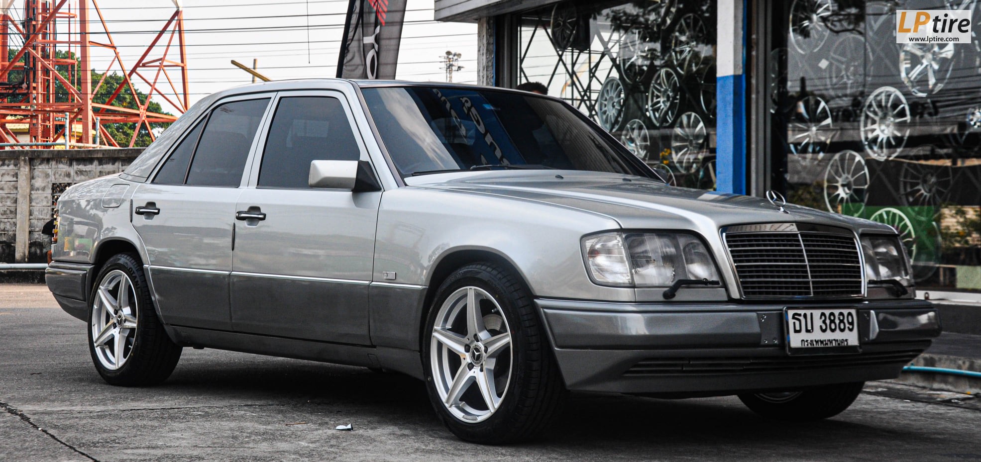 BENZ E-Class W124 จัดล้อแม็ก ลาย AMG EDITION-5 17x8นิ้ว 5x112 ET35 Hyper Silver หน้าเงา
พร้อมยาง 215/50R17 KC2000