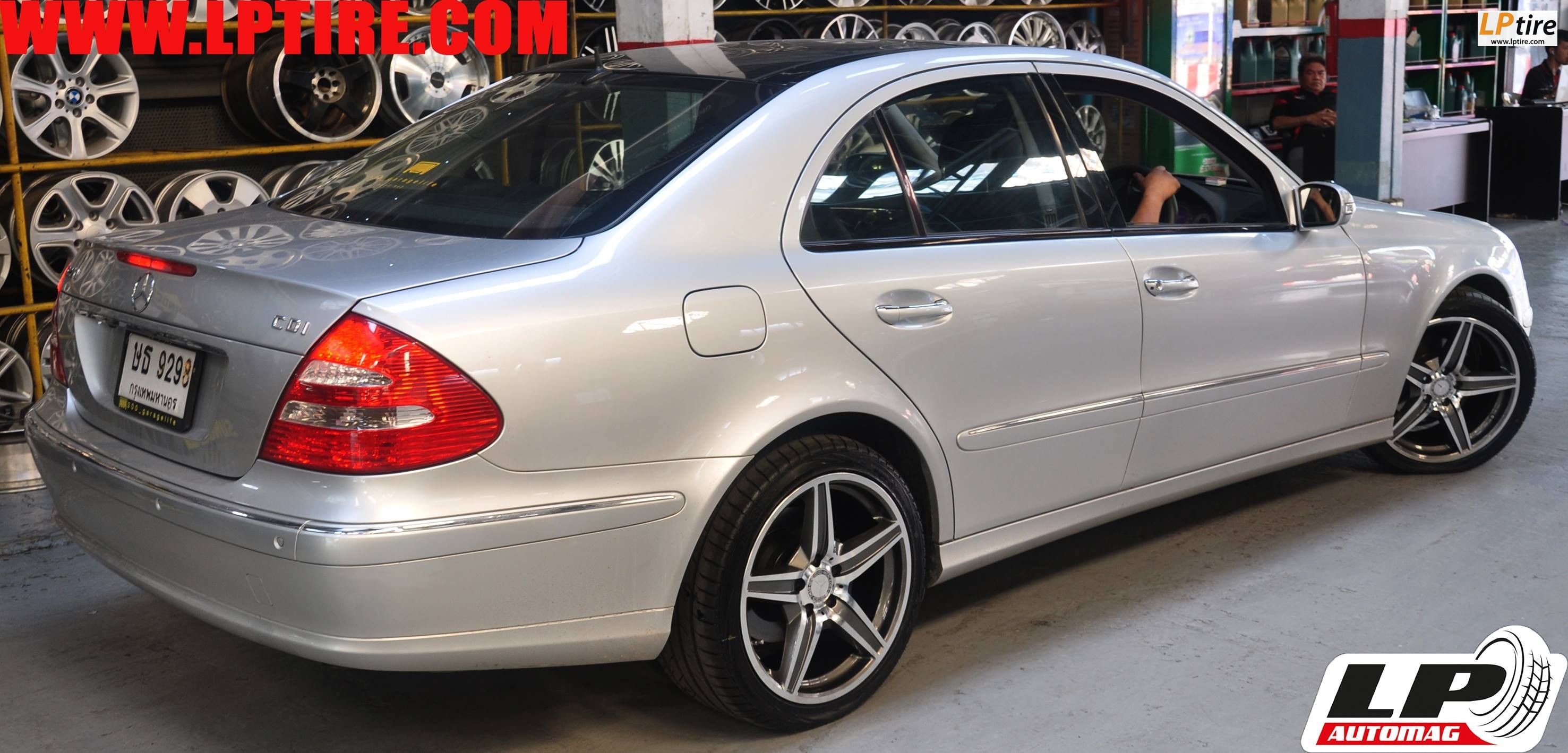 BENZ E-Class W211 E270 มาเปลี่ยนแม็ก TAW TAM3149 (AMG STYLE6) 18x8.5 /9.5 ET35 5x112 เทากลึงหน้าเงา สวยหรูมากครับ