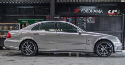 รถ - BENZ E200 ล้อแม็ก - LG EDITION 7 ดำหน้าเงา ขอบ - 18x8.5 ET35 5x112 ยางเดิม - MICHELIN
เบอร์ - 235/40-18