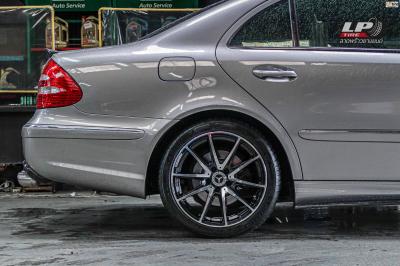 รถ - BENZ E200 ล้อแม็ก - LG EDITION 7 ดำหน้าเงา ขอบ - 18x8.5 ET35 5x112 ยางเดิม - MICHELIN
เบอร์ - 235/40-18