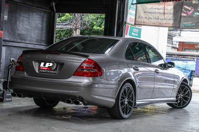 รถ - BENZ E200 ล้อแม็ก - MOMO H796T MASSIMO ดำด้านหน้าเงาด้าน ขอบ - 18x8 ET38 5x112 ยางเดิม - MICHELIN เบอร์ - 235/40-18