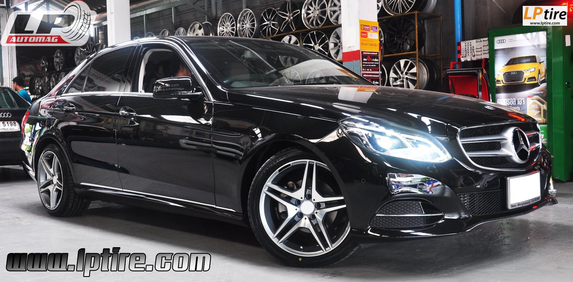 BENZ E-Class W212 E200 มาเปลี่ยน แม็กลาย SLK 18x8.5/9.5 ET45 5x112 เทากลึงหน้าเงา พร้อมยาง 245/40-18 DUNLOP LM704 สวยงามมากครับ