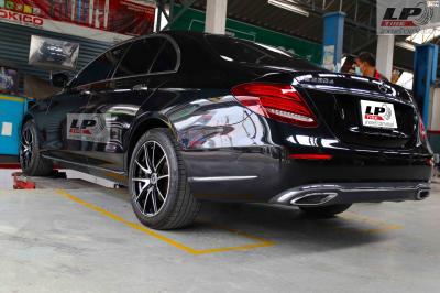 รถ - BENZ E-Class W213 E220D ล้อแม็ก - LG EDITION 7 สีดำหน้าเงา สเปค - 18x8.5 5x112 ET35 รัดยาง - KUMHO ECSTA PS31 เบอร์ - 245/45R18 (ยางเดิม)