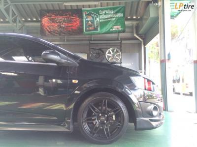 CHEVROLET SONIC เปลี่ยนแม็กมือสอง LENSO PDD 17x7 4รู100 สีดำด้าน พร้อมยางมือสอง DUNLOP LM703 205/45-17 หล่อแบบเฉียบคม 