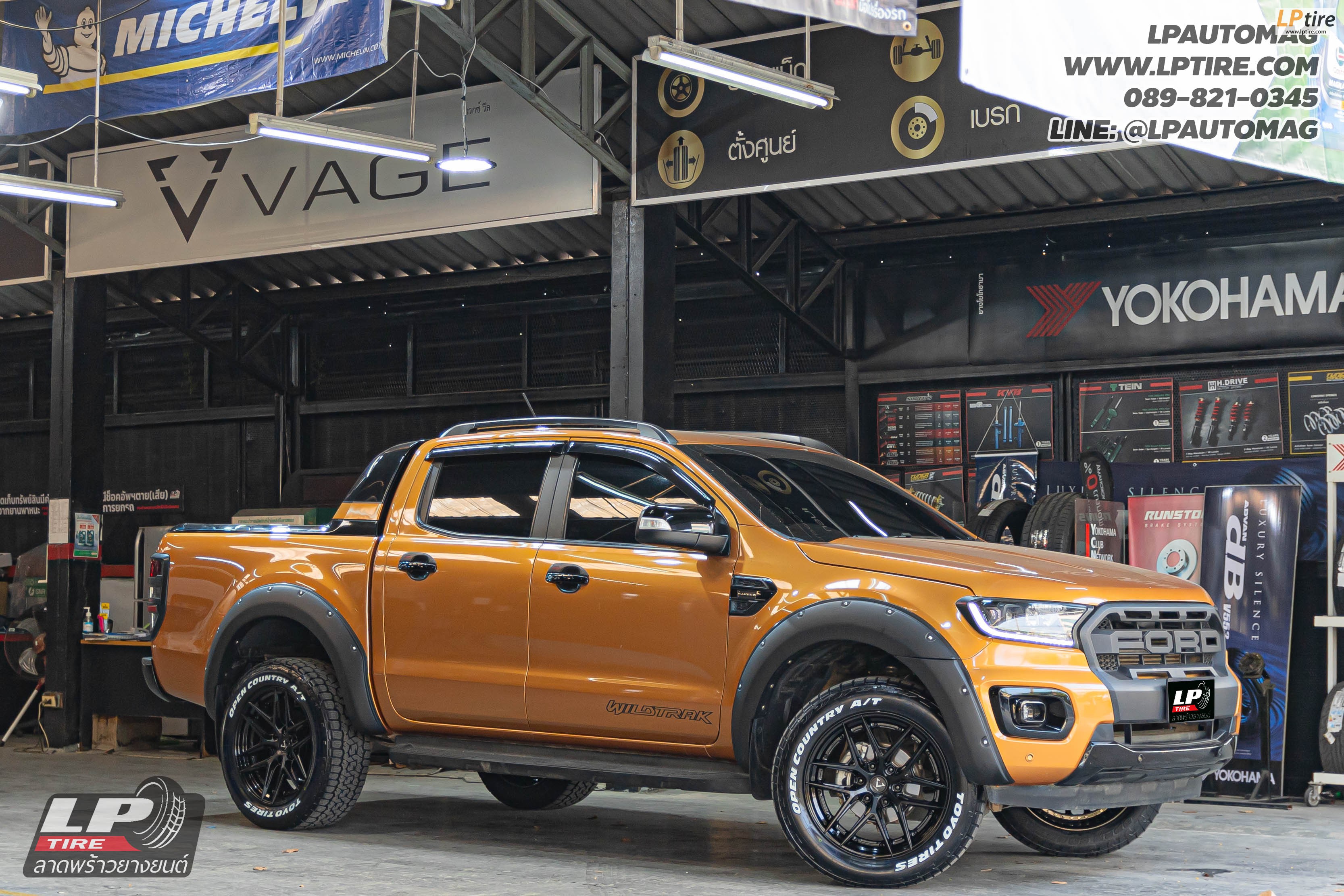 รถ - FORD RANGER ล้อแม็ก - VAGE VX-04 SUV BLACK FLAT RIM BLACK สเปค - 20x9 ET15 6x139.7
ยาง - TOYO OPEN COUNTRY AT3 เบอร์ -265/55-20