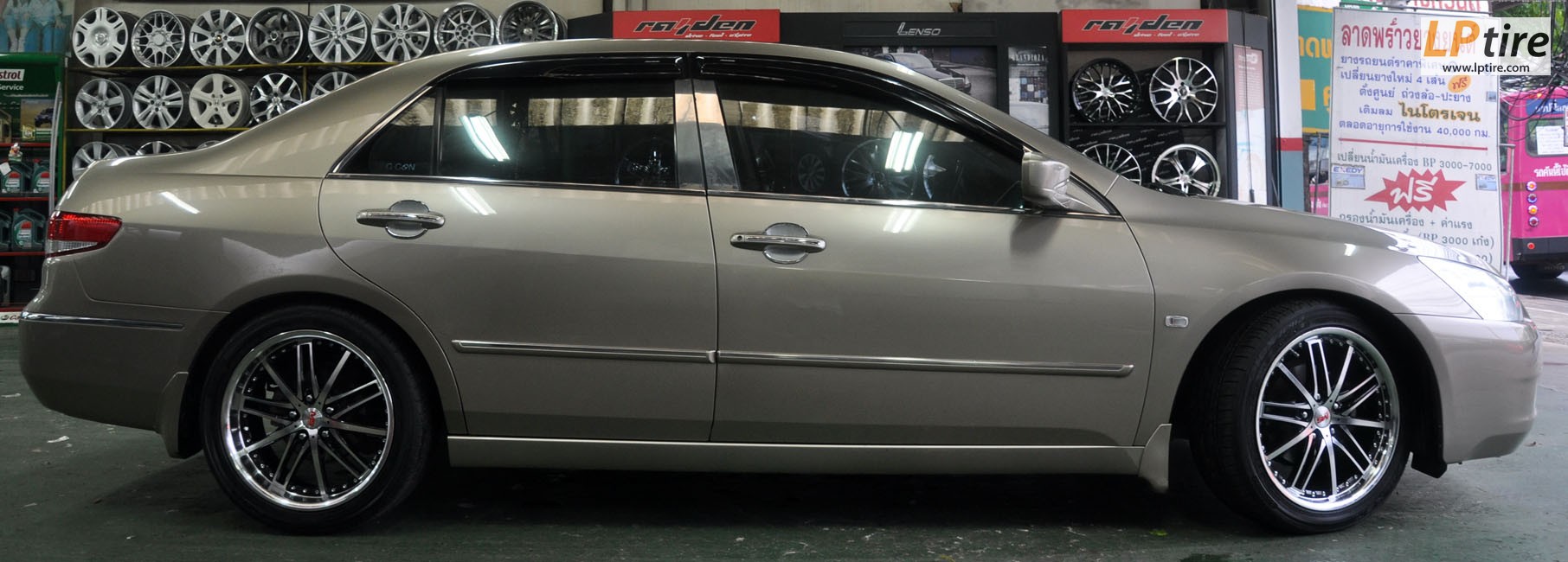 Honda Accord + ล้อแม็ก Traffics VZ 18นิ้ว สีดำหน้าเงา หน้าตื้น หลังลึก + ยาง FALKEN ZE912 225/45R18