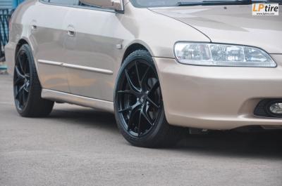 Honda Accord มาจัดล้อแท้ LENSO JAGER DYNA
17x7.5 5H114.3 ET35 ดำด้าน