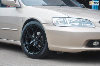 Honda Accord มาจัดล้อแท้ LENSO JAGER DYNA
17x7.5 5H114.3 ET35 ดำด้าน