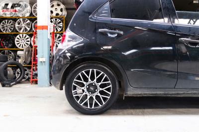 #HONDA#BRIO จัดแม็ก #MOMO#REVENGE EVO 15x6.5 ET40 4x100 #ดำหน้าเงา ใส่ยางเดิมสวยงามลงตัว