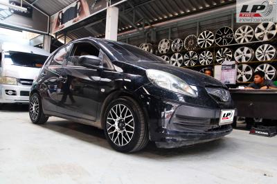 #HONDA#BRIO จัดแม็ก #MOMO#REVENGE EVO 15x6.5 ET40 4x100 #ดำหน้าเงา ใส่ยางเดิมสวยงามลงตัว