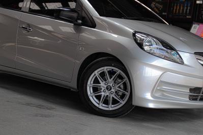 รถ - HONDA BRIO ล้อแม็ก - LENSO JAGER NOVA เงินด้าน สเปค - 15x7 ET35 4x100 ยาง - YOKOHAMA V701 เบอร์ - 195/55-15