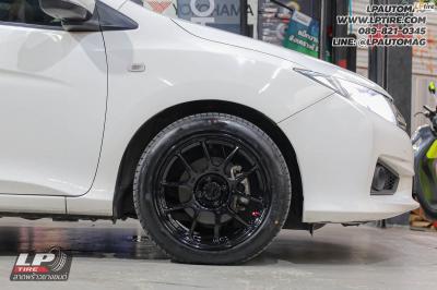 รถ - HONDA CITY&nbsp;ล้อแม็ก - LENSO VENOM V1N FlowForming ดำเงา สเปค - 16x7 ET35 4x100
รัดยาง - LENSO D-1CS เบอร์ - 195/50-16 โช๊คอัพ Profender รุ่น Drift Series
