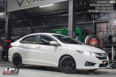 รถ - HONDA CITY&nbsp;ล้อแม็ก - LENSO VENOM V1N FlowForming ดำเงา สเปค - 16x7 ET35 4x100
รัดยาง - LENSO D-1CS เบอร์ - 195/50-16 โช๊คอัพ Profender รุ่น Drift Series