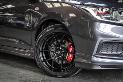 รถ - HONDA CITY ล้อแม็ก - LENSO Jager Dyna ดำด้าน ขอบ - 16x7 ET35 4x100 ยาง - FALKEN ZE914
เบอร์ - 195/50-16