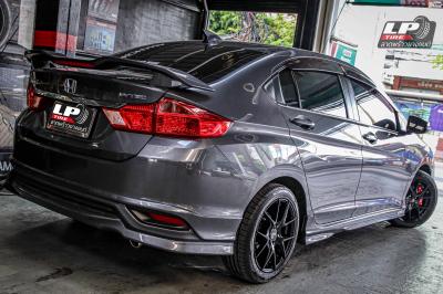 รถ - HONDA CITY ล้อแม็ก - LENSO Jager Dyna ดำด้าน ขอบ - 16x7 ET35 4x100 ยาง - FALKEN ZE914
เบอร์ - 195/50-16