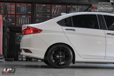 รถ -HONDA CITY ล้อแม็ก - LENSO Jager Dyna ดำด้าน สเปค - 16x7 ET35 4x100 ยาง -YOKOHAMA V701
เบอร์ -195/50-16