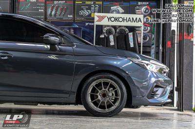 รถ - HONDA CITY ล้อแม็ก - Auto Option AOW-105X (TC105X) FlowForming EJ-TITAN สเปค- 16x7 ET36 4x100 ยาง- YOKOHAMA ES32 เบอร์- 195/50-16 สปริงโหลด - YSS Sport Series โหลดลง หน้า30-หลัง30มิล สวยลงตัวกำลังดี ใช้คู่กับโช้คเดิมได้