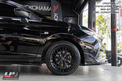 รถ - HONDA CITY&nbsp;ล้อแม็ก - LENSO YETI ดำด้าน สเปค - 16x7 ET35 4x100&nbsp;รัดยาง - YOKOHAMA V701
เบอร์ - 195/50-16