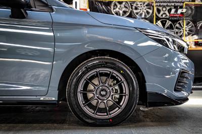 รถ - HONDA CITY (ป้ายแดง) ล้อแม็ก - LENSO ProjectD CLIMAX (90C) สีเทาด้าน สเปค - 15x7.0 4x100 ET33 รัดยาง - YOKOHAMA Advan dB Decibel V552 เบอร์ - 195/55-15