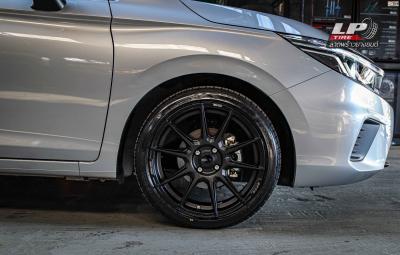 รถ - HONDA CITY ป้ายแดง ล้อแม็ก - ENKEI SC46 (M8522) ดำด้าน สเปค - 17x7.5 ET40 4x100
รัดยาง - FIRENZA ST-01A เบอร์- 205/45-17