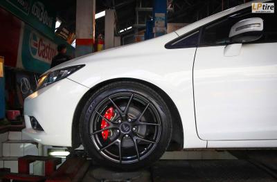 HONDA CIVIC FB จัดแม็ก LENSO Jager Dyna 17x7.5 ET35 5x114.3 #Hyper Dark + DEESTONE R702 215/45-17 พร้อมจัดฝาครอบ BREMBO สีแดง +โช้คหน้า-หลัง