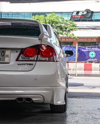 รถ - HONDA CIVIC ล้อแม็ก -LENSO Jager Dyna ซิลเวอร์ด้าน ขอบ - 18x8.5 ET35 5x114.3
ยาง - LENSO D-1CS เบอร์ - 225/40-18