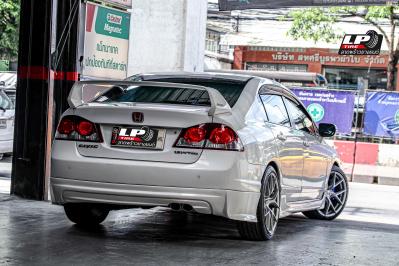 รถ - HONDA CIVIC ล้อแม็ก -LENSO Jager Dyna ซิลเวอร์ด้าน ขอบ - 18x8.5 ET35 5x114.3
ยาง - LENSO D-1CS เบอร์ - 225/40-18