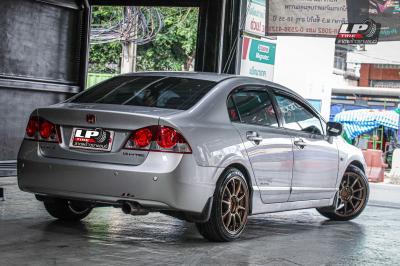 
รถ - HONDA CIVIC ล้อแม็ก - NK Performance NK40 (ZE40) Flowforming ขอบ - 17x8.5 5x114.3 35
ยาง - LENSO D-1CS เบอร์ -215/45-17
