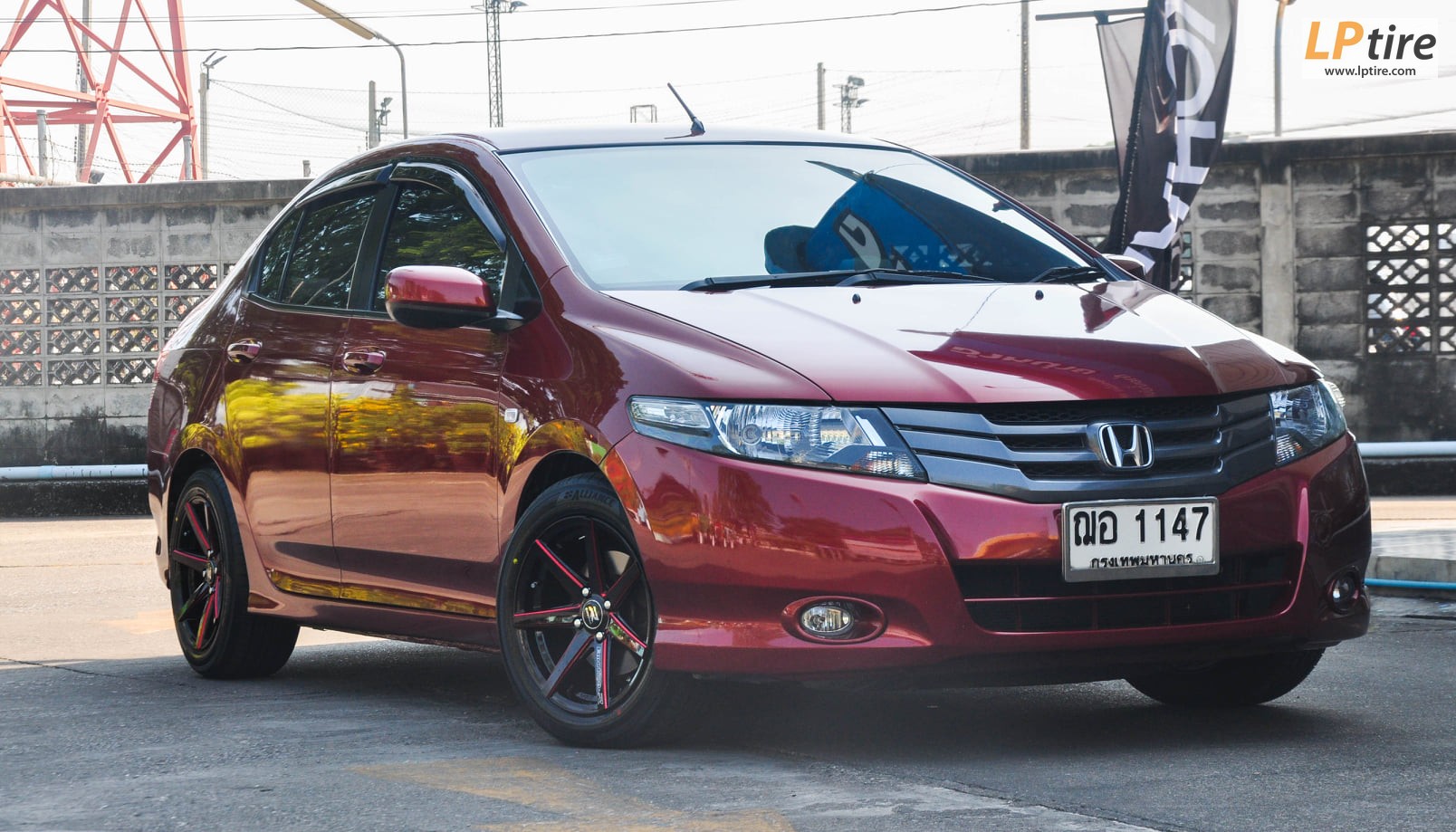 HONDA CITY มาจัดชุดโปรพร้อมยาง V08 15x7.5 4/100
195/55R15 ALLIANCE AL30 JAPAN (by YOKOHAMA) ปี20
สวยลงตัวสุดๆ