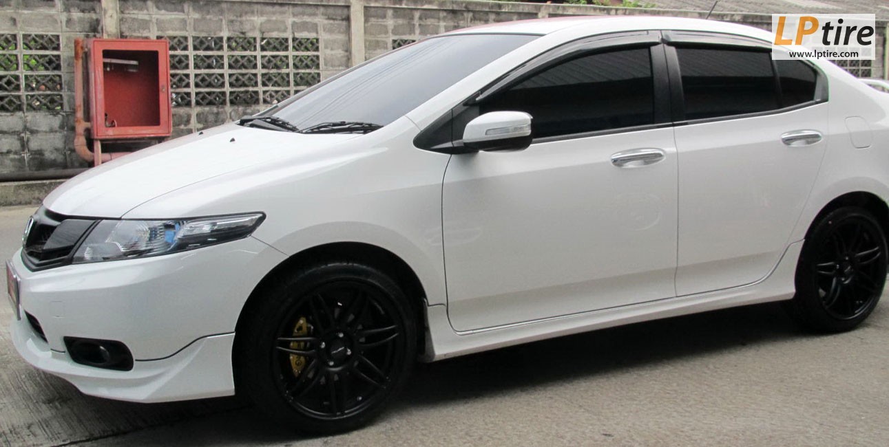 Honda City + ล้อแม็ก Lenso Project-D Spec D (PDD) 17นิ้ว สีดำด้าน + ยาง DUNLOP LM 703 205/45-17