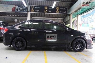 


รถ - HONDA CITY  ล้อแม็ก - LENSO JAGER DYNA สีดำด้าน  สเปค - 16x7.0 4x100 ET35 รัดยาง - YOKOHAMA BluEarth-ES ES32 เบอร์ - 195/50R16


