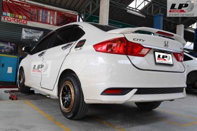 


รถ - HONDA CITY  ล้อแม็ก - OASIS  YAKUZA สีดำด้านขอบทอง สเปค - 15x7 4x100 ET35 รัดยาง - ECOPIA EP300 เบอร์ - 195/60R15(ยางเดิม)


