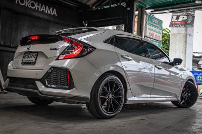 รถ - HONDA CIVIC X FC ล้อแม็ก - LENSO JAGER JAVA ดำด้านหน้าด้าน สเปค - 17x7.5 ET38 5x114.3 รัดยาง - YOKOHAMA ADVAN BD V552 เบอร์ - 215/50-17 (ยางเดิม)