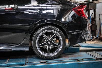 รถ - HONDA CIVIC ล้อแม็ก - LENSO D1FC ดำขลิบเงินขอบเลส สเปค - 18x8.5 ET35 5x114.3
รัดยาง - MICHELIN Pilot Sport 4 เบอร์ - 225/45-18