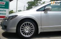 Honda Civic + ล้อแม็ก SSW Fin (S105) 17นิ้ว สีHyper Silver + ยาง DUNLOP LM 703 215/50-17