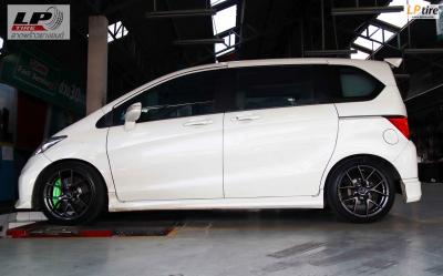 HONDA FREED จักแม็ก #LENSO Jager Dyna 17x7.5 ET35 4x100 HD ใส่ยางเดิม สวยงามลงตัว + น๊อตฟ้า ยาว 17