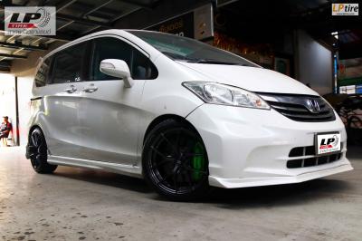 HONDA FREED จักแม็ก #LENSO Jager Dyna 17x7.5 ET35 4x100 HD ใส่ยางเดิม สวยงามลงตัว + น๊อตฟ้า ยาว 17