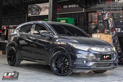 รถ - HONDA HR-V ล้อแม็ก - VAGE VF08 FlowForming ดำเงา สเปค - 18x8.5 ET35 5x112-5x114.3 รัดยาง - LENSO D-1CS เบอร์ - 235/50-18
