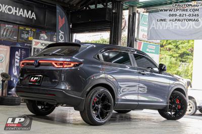 รถ - HONDA HR-V&nbsp;ล้อแม็ก - VAGE VFX01 FlowForming BLACK สเปค - 18x8.5 ET35 5x112-5x114.3
รัดยาง - YOKOHAMA V553 เบอร์ - 235/50-18 โช้คอัพ - PROFENDER FITZ