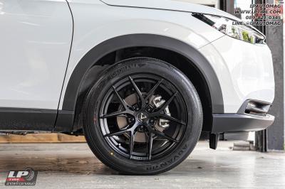 รถ - HONDA HR-V ล้อแม็ก - VAGE VF04 FlowForming BLACK FLAT สเปค - 18x8.5 ET35 5x112-5x114.3
ยาง - YOKOHAMA V553 เบอร์ -235/50-18