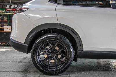 รถ - HONDA HRV ล้อแม็ก -#VAGE Wheels #VF04 Flowforming ดำด้าน สเปค - 18x8.5 ET35  5x112-5x114.3 รัดยาง - KUMHO PS31 เบอร์ - 225/50-18