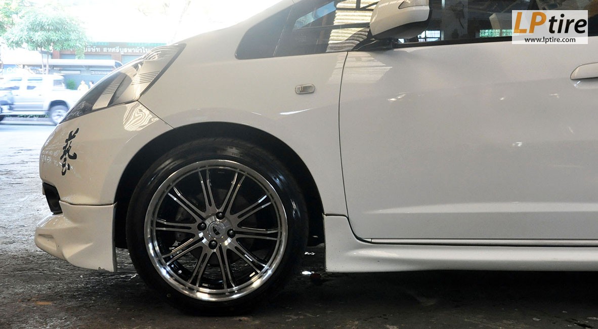 Honda Jazz + เเม็ก SSW ลาย WORK 17นิ้ว สีดำหน้าเงา + ยาง DUNLOP LM703 205/45R17