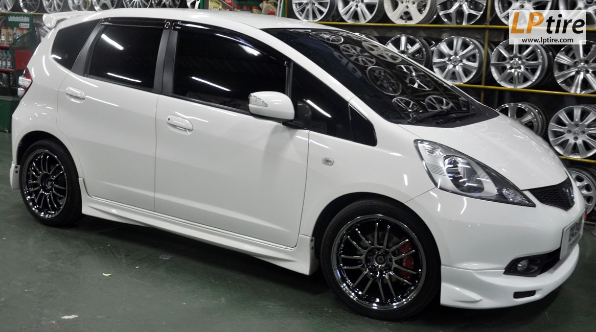 Honda Jazz + แม็กนอกลาย Rays RE 30 17นิ้ว สี Black Chrome + ยาง YOKOHAMA V551 205/45-17